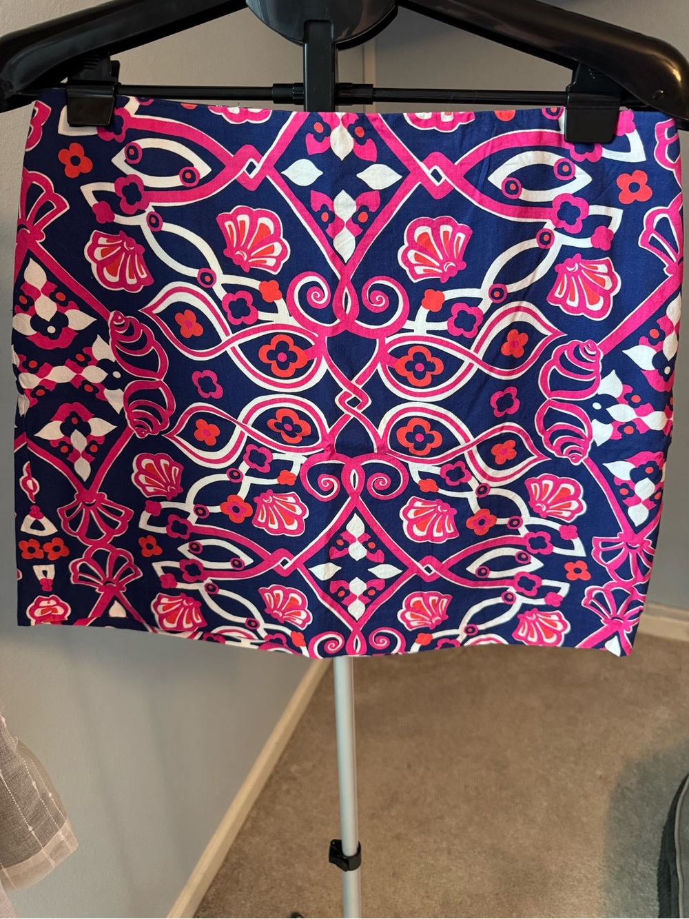 Vineyard Vines Navy Mini Skirt with Pink & White Floral Geometric Print